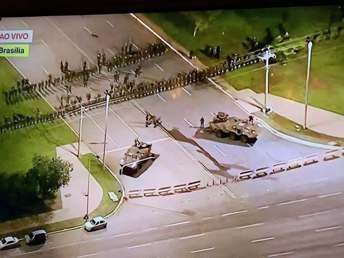 8JANBSB - Exército teve aval de Lula para vetar PM em acampamento na noite de ataques golpistas - DefesaNet