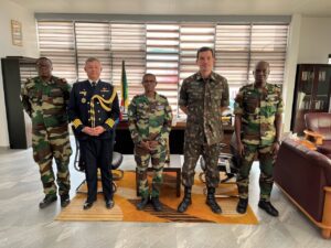 Cooperação Brasileira realiza reunião de coordenação com o Comandante do Exército do Senegal