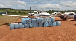 FAB intercepta aeronave com 400 kg de drogas no Mato Grosso