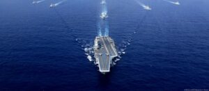 Anúncio de Pequim sobre orçamento de defesa recorde ocorre em momento de tensões geopolíticas na região. Especialistas acreditam que China quer se transformar em potência naval.