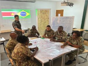 Militares brasileiros capacitam instrutores das Forças Armadas Surinamesas