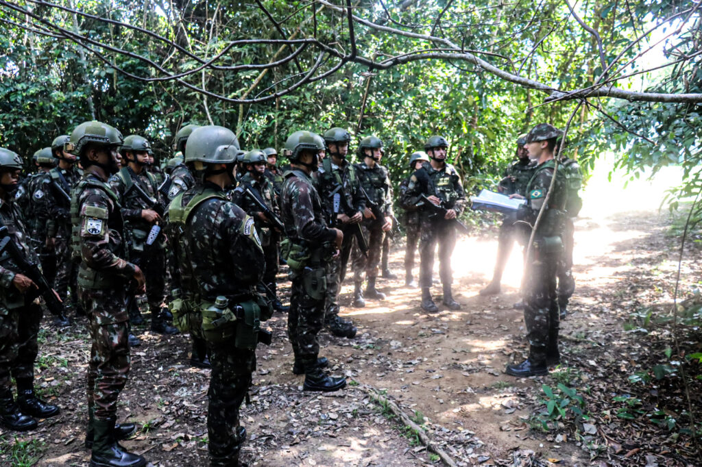 Tropa do Exército Brasileiro se prepara para atividade internacional -  DefesaNet