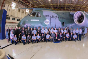 Embraer e FAB celebram recebimento da Certificação Final para a aeronave KC-390