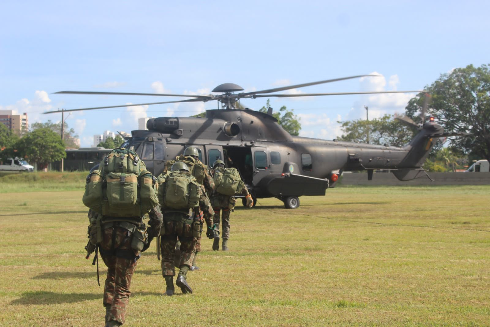 Destacamento de Aviação do Exército Brasileiro realiza capacitação de 200  militares em Operações Aeromóveis - PortalBIDS