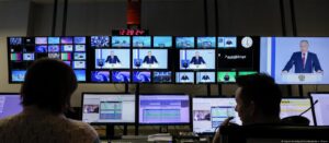 Letônia luta para manter mídia russa sob controle