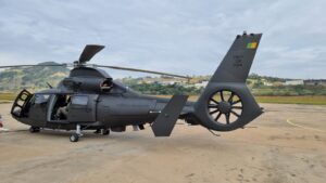 Aeronave do Programa Estratégico Aviação do Exército é entregue