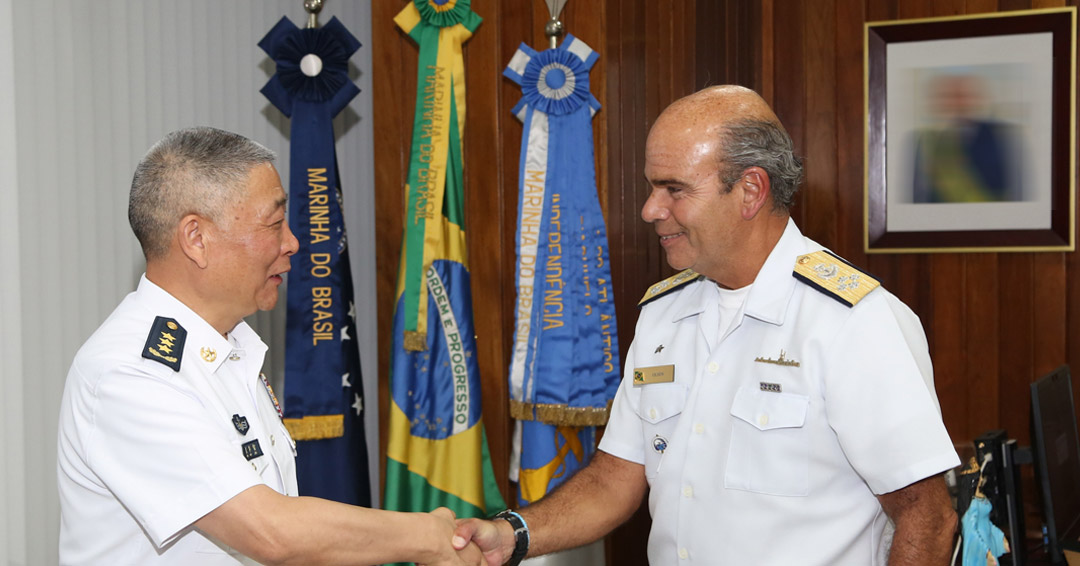 Marinha do Brasil recebe Comissário Político da Marinha da China