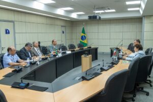 Brasil e França discutem maior cooperação na área de defesa