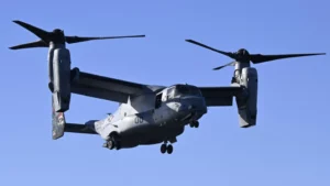 Uma aeronave MV-22B Osprey, como a que caiu no norte da Austrália neste domingo, durante exercício militar no dia 20 de junho de 2023. AP - Darren England