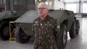 Chefe do Estado-Maior do Exército destaca importância damodernização do Cascavel pela Indústria Nacional