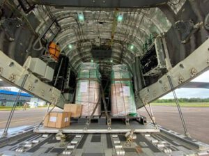 FAB transporta usina de oxigênio para o interior do Amazonas