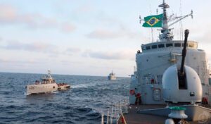 Fragata “Liberal” realiza exercícios com Marinha da Nigéria na costa ocidental africana