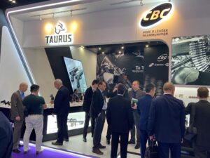 Taurus e Companhia Brasileira de Cartuchos reforçam presença global e expõem portfólio de produtos na DSEI 2023, no Reino Unido