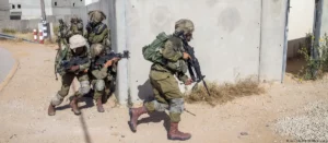 Soldados israelenses treinam guerra urbana na cidade artificial conhecida como Baladia