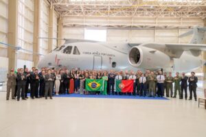 O primeiro KC-390 Millennium da Força Aérea Portuguesa (FAP) entrou em serviço hoje na Base Aérea de Beja.