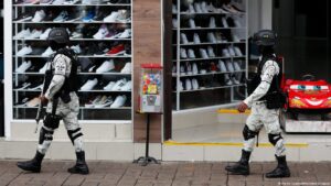 Acontecimentos no Equador refletem interconexão dos cartéis da droga na América Latina. Suas estratégias evoluíram, e países devem se coordenar para enfrentar avanço do crime organizado na região.