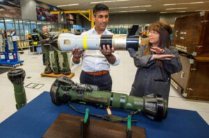 Fábrica de armas na Irlanda do Norte a todo vapor para abastecer a Ucrânia