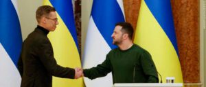 Finlândia assina pacto de segurança de 10 anos com Ucrânia e elevará ajuda militar