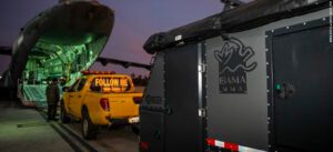 Trailer com drones para mapeamento de áreas afetadas no RS é transportado pela FAB