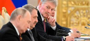 Kremlin diz que Rússia deve continuar operação na Ucrânia em resposta ao Ocidente