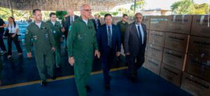 Comandante da FAB recebe senadores da Comissão Temporária do RS