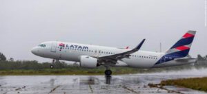 Base Aérea de Canoas recebe primeiro voo comercial de passageiros