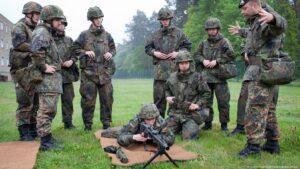 Serviço militar obrigatório aumentaria segurança da Europa?