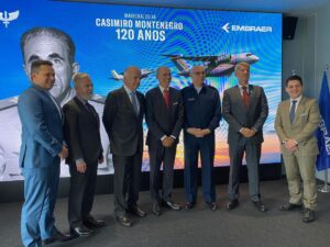 No Reino Unido, ministro da Defesa marca presença em feira aeroespacial, de aviação e defesa