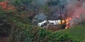 Avião de passageiros cai em Vinhedo, no interior de SP
