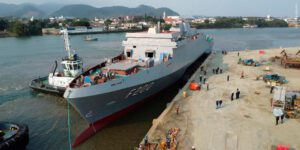 Fragata “Tamandaré” é lançada ao mar