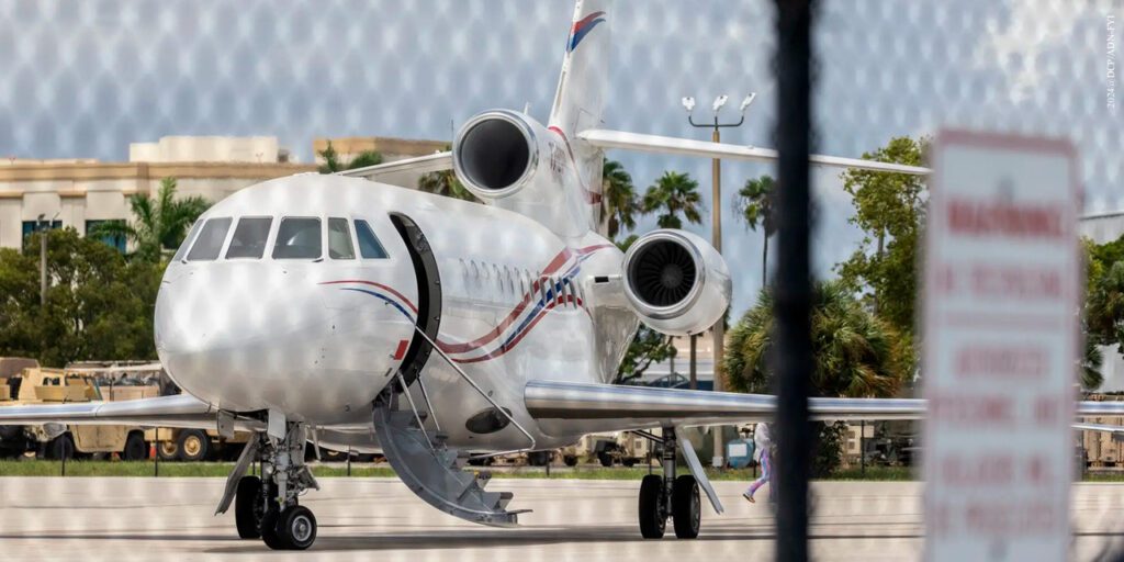 Aeronave de Nicolás Maduro, presidente da Venezuela, do modelo Dassault Falcon 900 EX, apreendida pelo Departamento de Justiça dos Estados Unidos em 2 de setembro de 2024. — Foto: Brasília Spotter