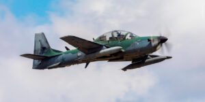 FAB intercepta avião com 240 kg de drogas em ação com a Polícia Federal