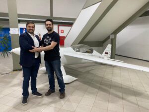 Colaboração da AEROMOT com o Centro de Estudos Aeronáuticos da UFMG busca desenvolver soluções inovadoras de mobilidade aérea regional