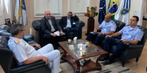 FAB e Marinha assinam Acordo de Cooperação Técnica