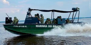 1º Batalhão de Operações Ribeirinhas qualifica novos operadores de Lancha de Combate Aruanã