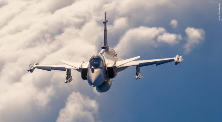 F-39E Gripen demonstra capacidades avançadas na CRUZEX