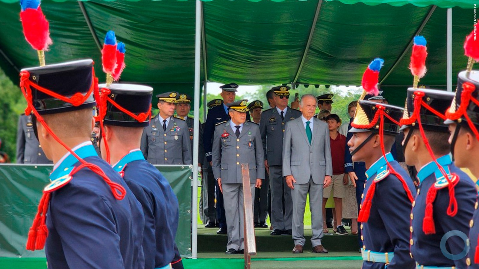 Ministro José Mucio participa de cerimônia do aspirantado 2024 na AMAN