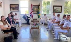 Ministro da Defesa do Reino Unido visita o Corpo de Fuzileiros Navais