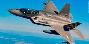 Chefe da Força Aérea sul-coreana testa caça KF-21 em fase final de desenvolvimento