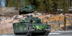 BAE Systems exibirá o tanque leve CV90120 na LAAD 2025, juntamente com capacidades de terra, mar e ar