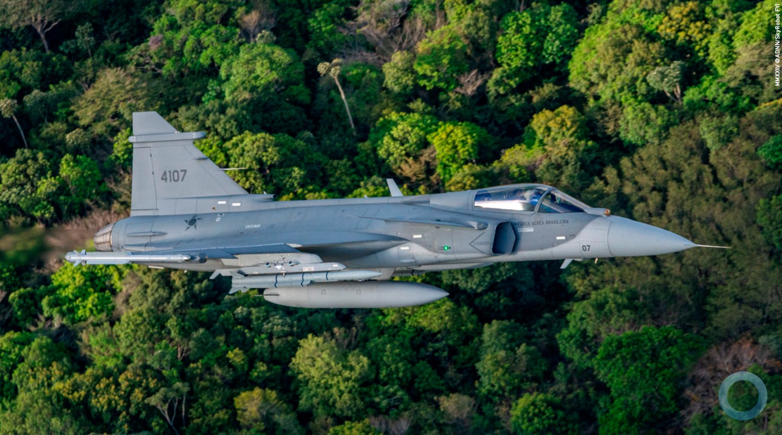 Saab reforça portfólio para o Brasil e destaca sucesso do Programa Gripen na LAAD 2025