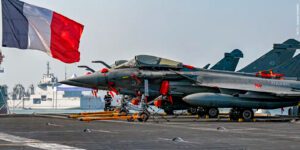 Como a França atua para liderar o rearmamento na Europa?