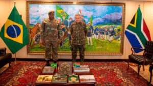 Comandante do Exército Sul-Africano visita Comando do Exército Brasileiro
