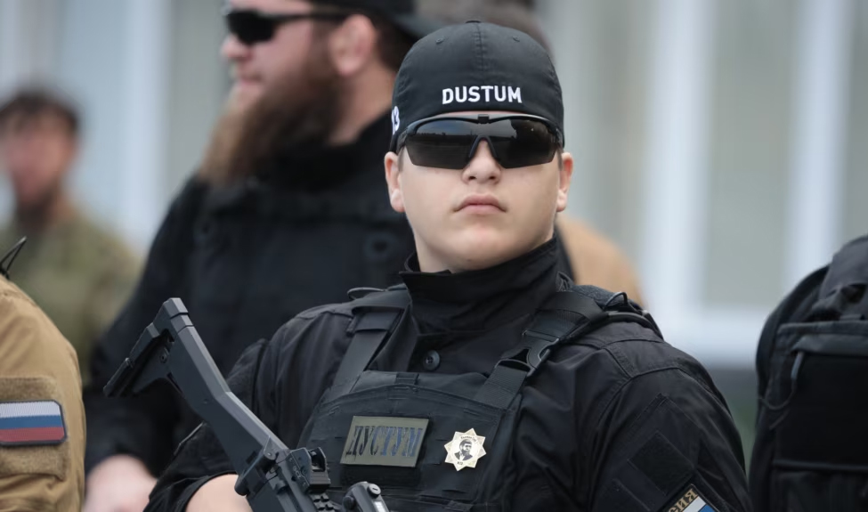 O líder checheno Ramzan Kadyrov disse que está pedindo novamente para ser destituído do cargo, alimentando especulações sobre o futuro de seu governo de quase duas décadas na região de maioria muçulmana do Cáucaso do Norte.