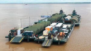 Balsas do maior exercício de campanha da FAB partem de Belém rumo a Santarém