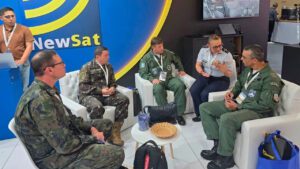 Ministério da Defesa participa de feira internacional para produtos e tecnologias de defesa