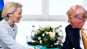 EUA e UE celebram acordo comercial com tarifas a 15%