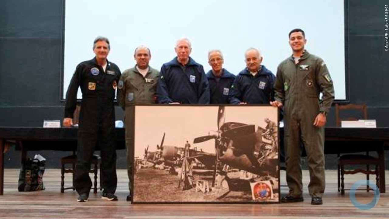 Palestras da Associação Brasileira de Pilotos de Caça abrem semestre letivo na EPCAR