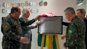 Ministro da Defesa prestigia evento de inauguração do Centro de Operações de Defesa Cibernética