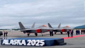 Cúpula Trump–Putin em Anchorage: diplomacia sob o espectro da dissuasão aérea